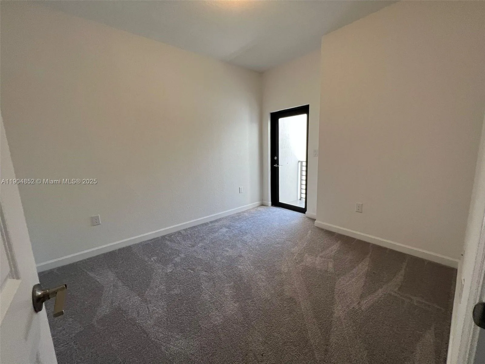 875 NE 211TH ST # 0, Miami, FL 33179 photo 13