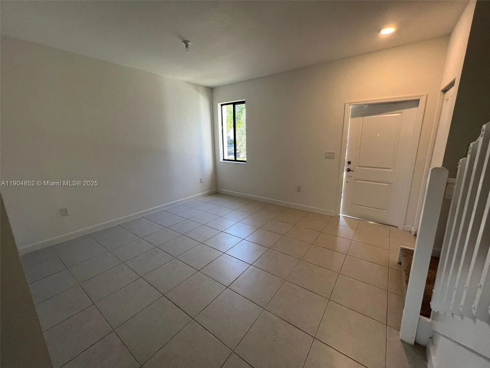 875 NE 211TH ST # 0, Miami, FL 33179 photo 5