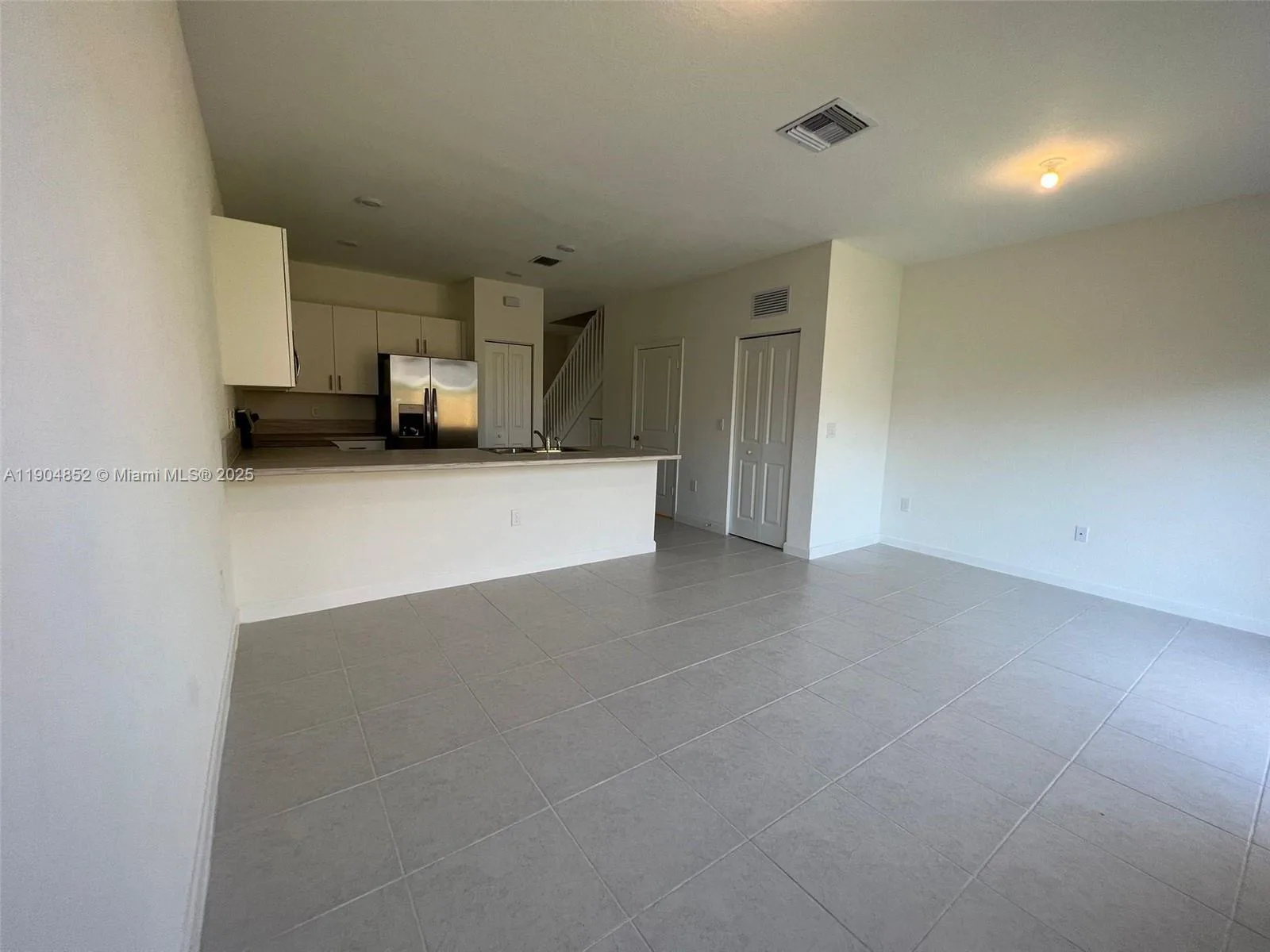 875 NE 211TH ST # 0, Miami, FL 33179 photo 7