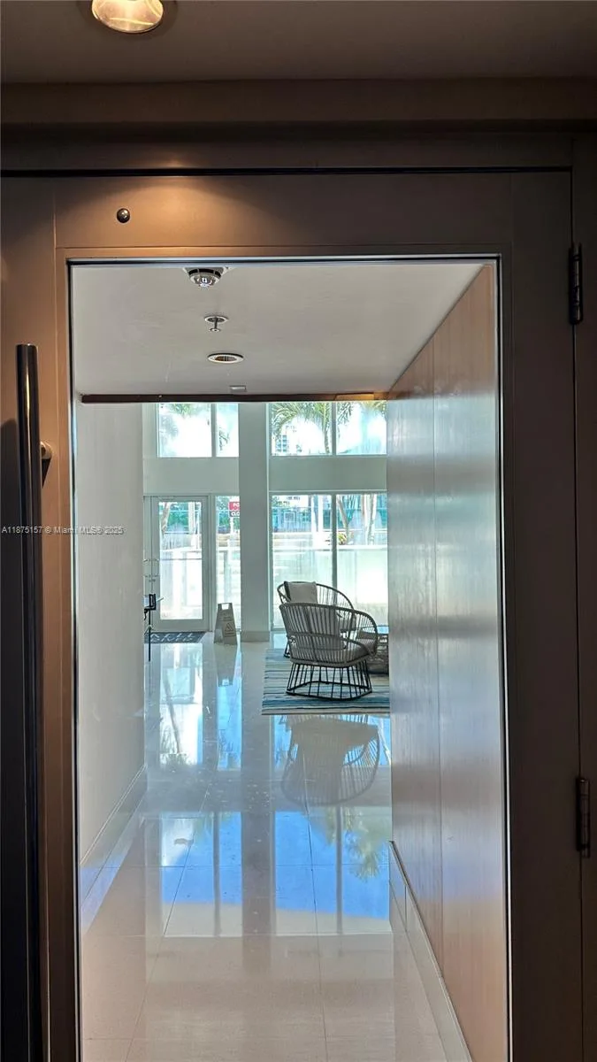 41 SE 5th St # 1104, Miami, FL 33131 photo 5