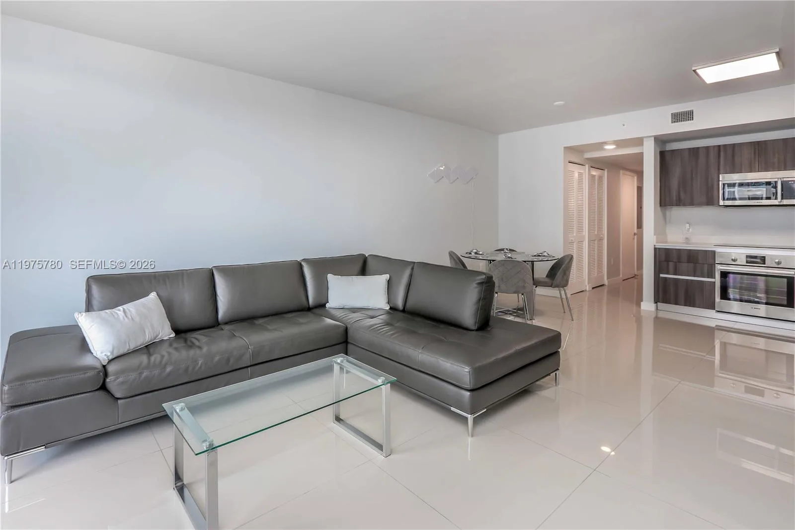 488 NE 18th St # 4302, Miami, FL 33132 photo 3