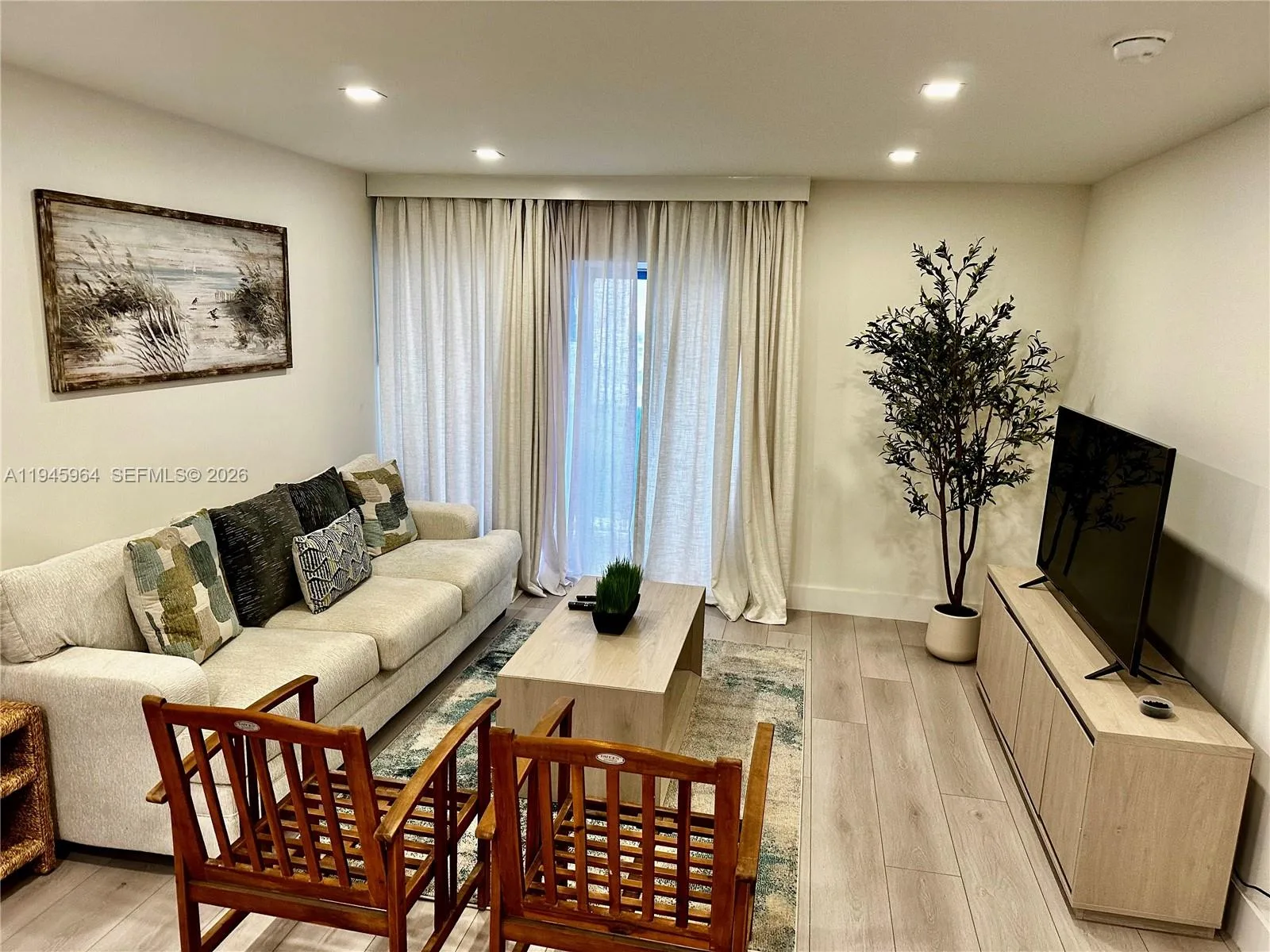 400 Kings Point Dr # 1517, Sunny Isles Beach, FL 33160 photo 3