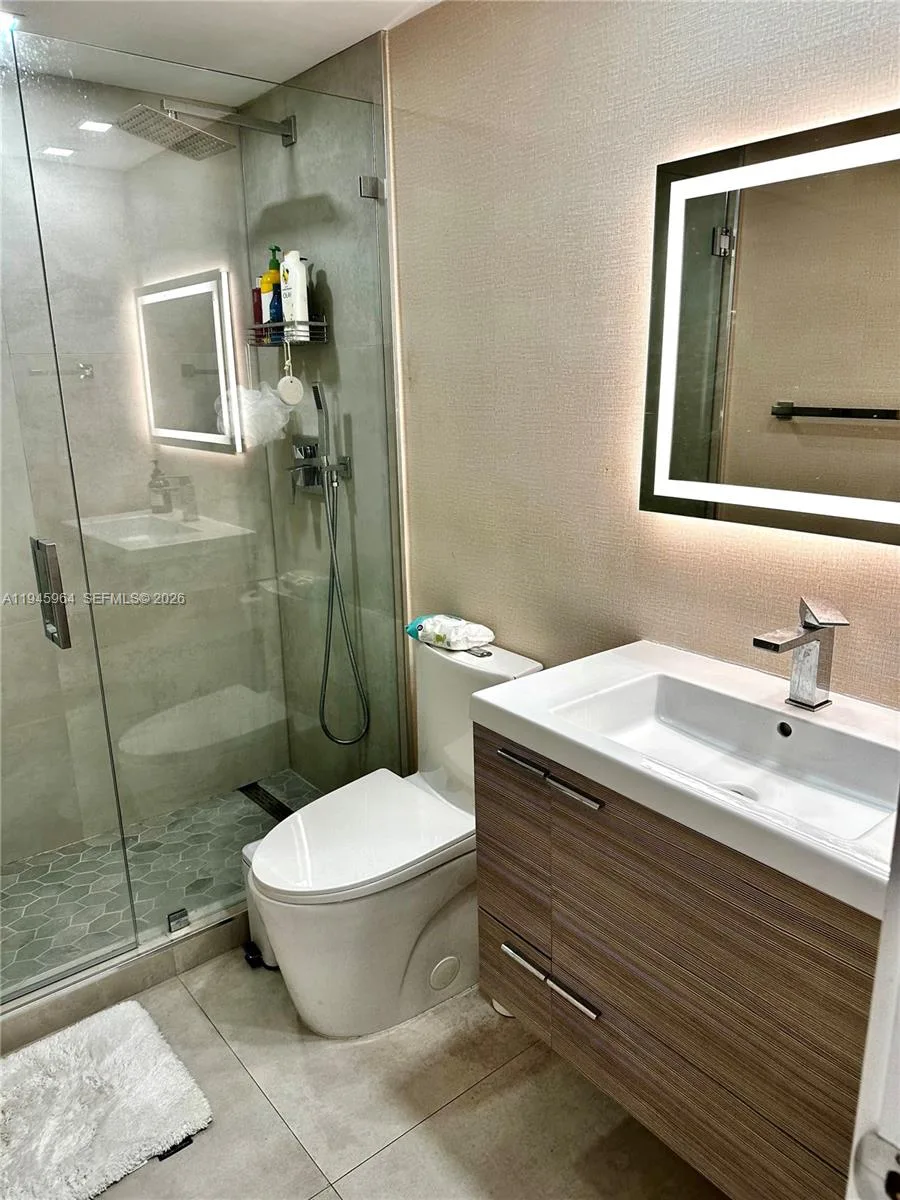 400 Kings Point Dr # 1517, Sunny Isles Beach, FL 33160 photo 4