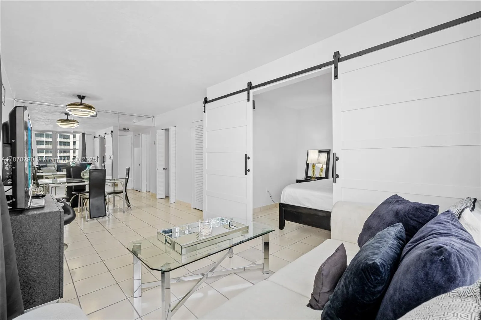 2899 Collins Ave # 1021, Miami Beach, FL 33140 photo 11