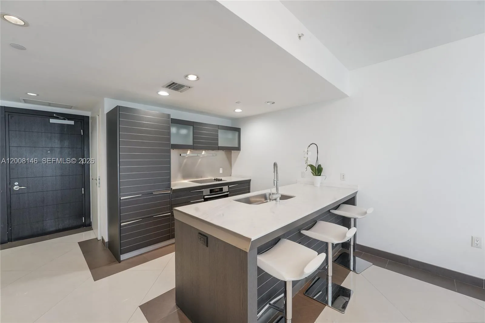200 Biscayne Boulevard Way # 3613, Miami, FL 33131 photo 4