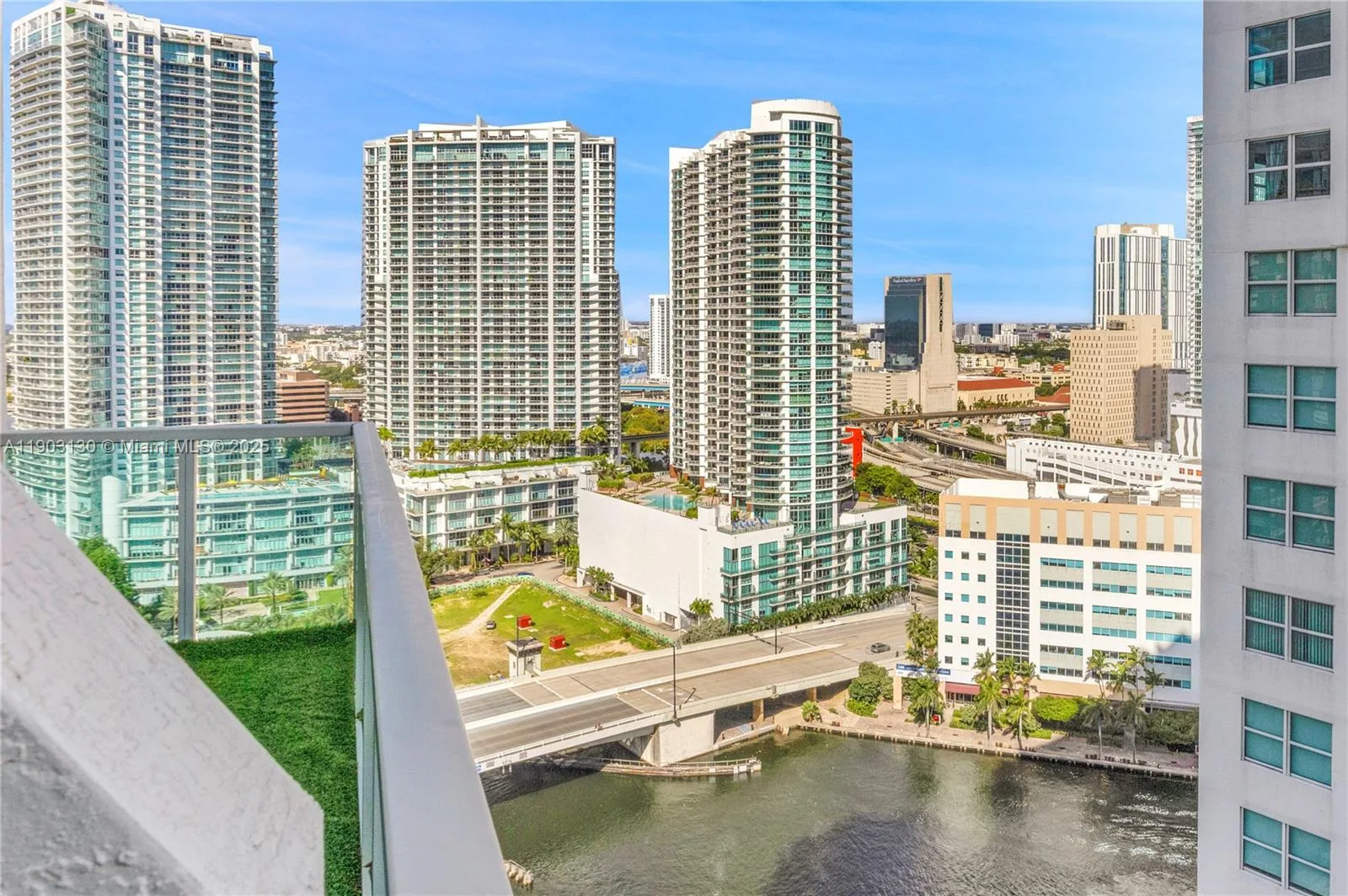41 SE 5th St # 1515, Miami, FL 33131 photo 10