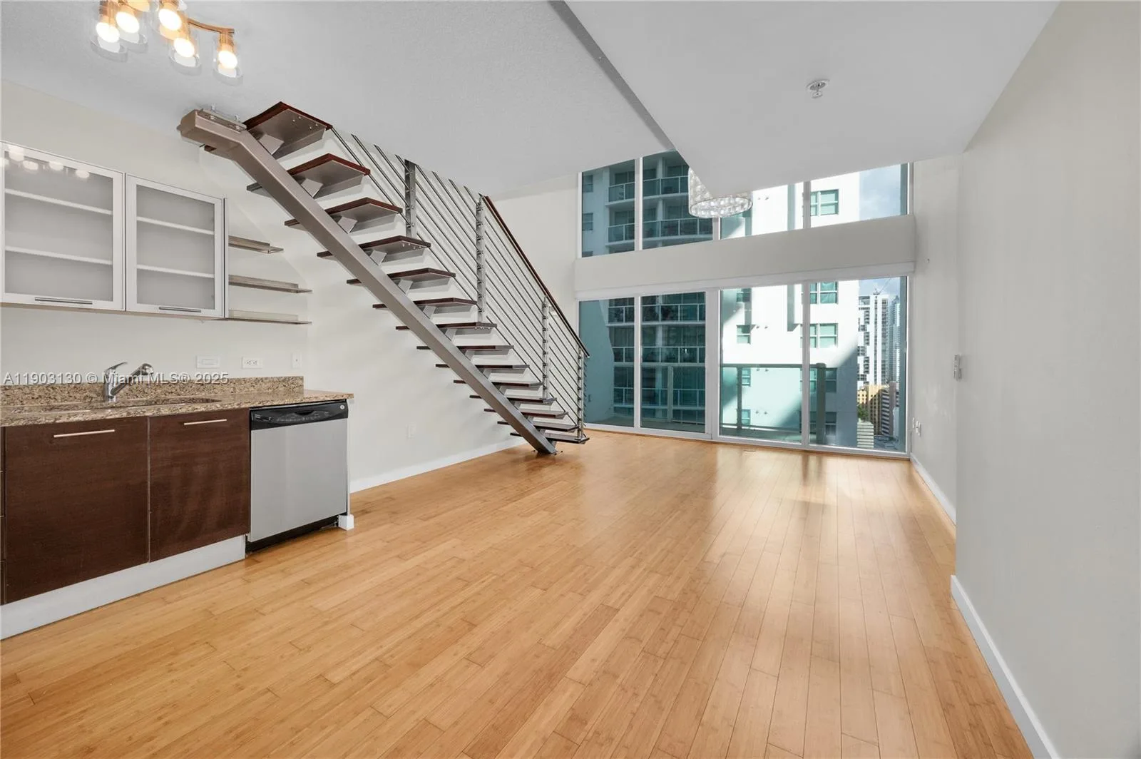 41 SE 5th St # 1515, Miami, FL 33131 photo 2