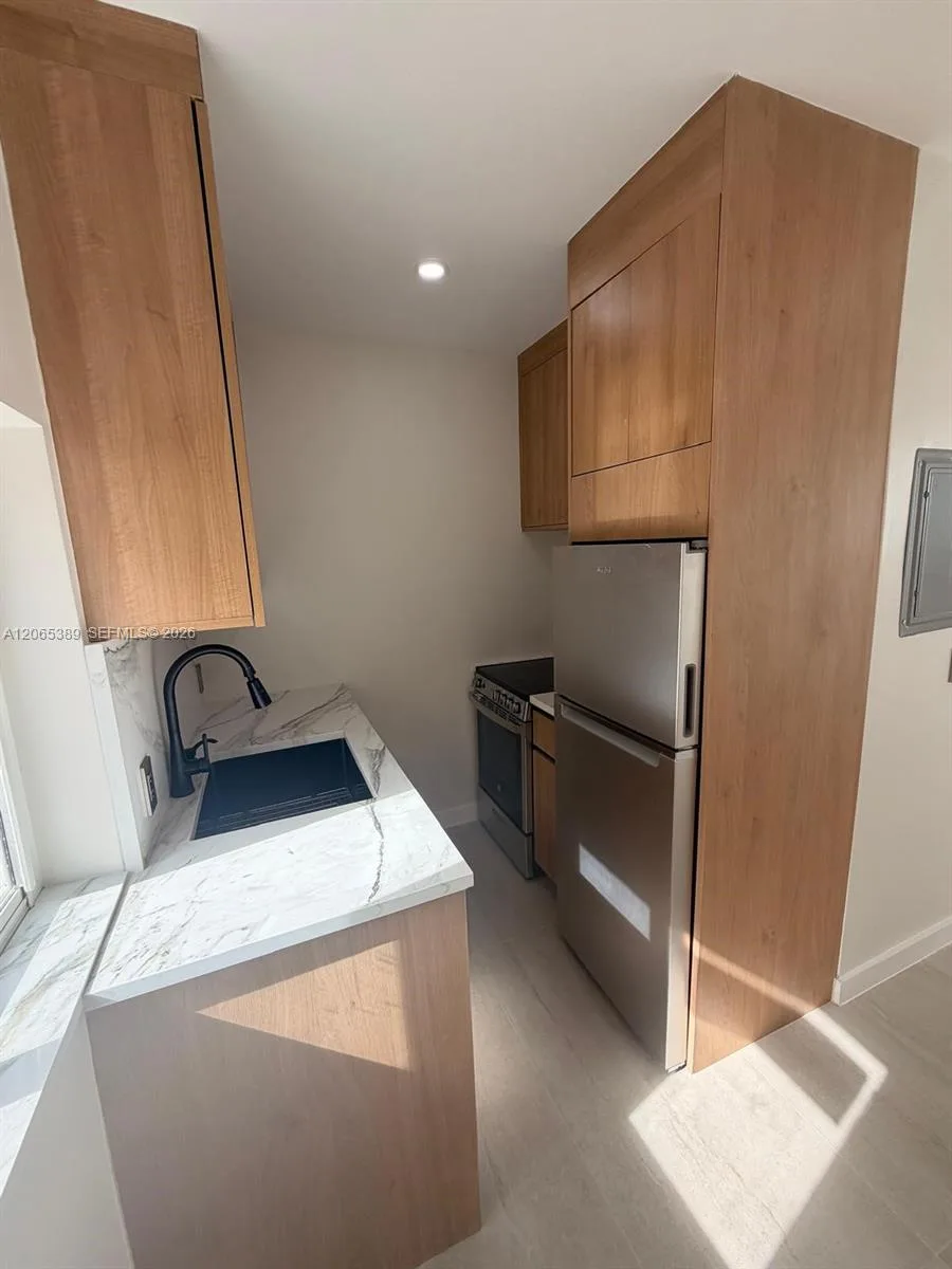 2436 SW 7th St # 10, Miami, FL 33135