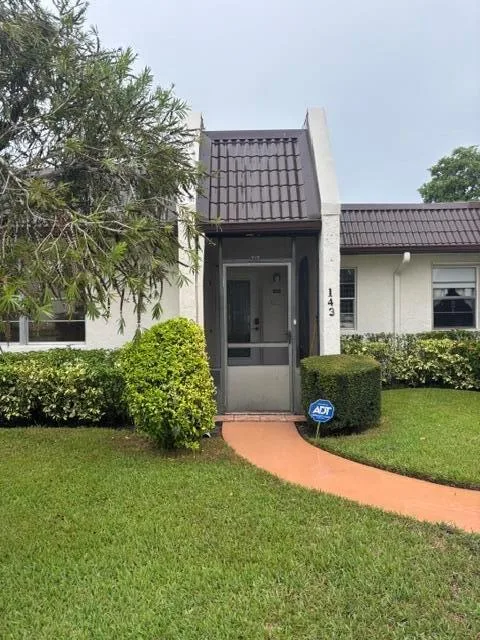 143 S LAKE SUSAN Drive S # 143, West Palm Beach, FL 33411