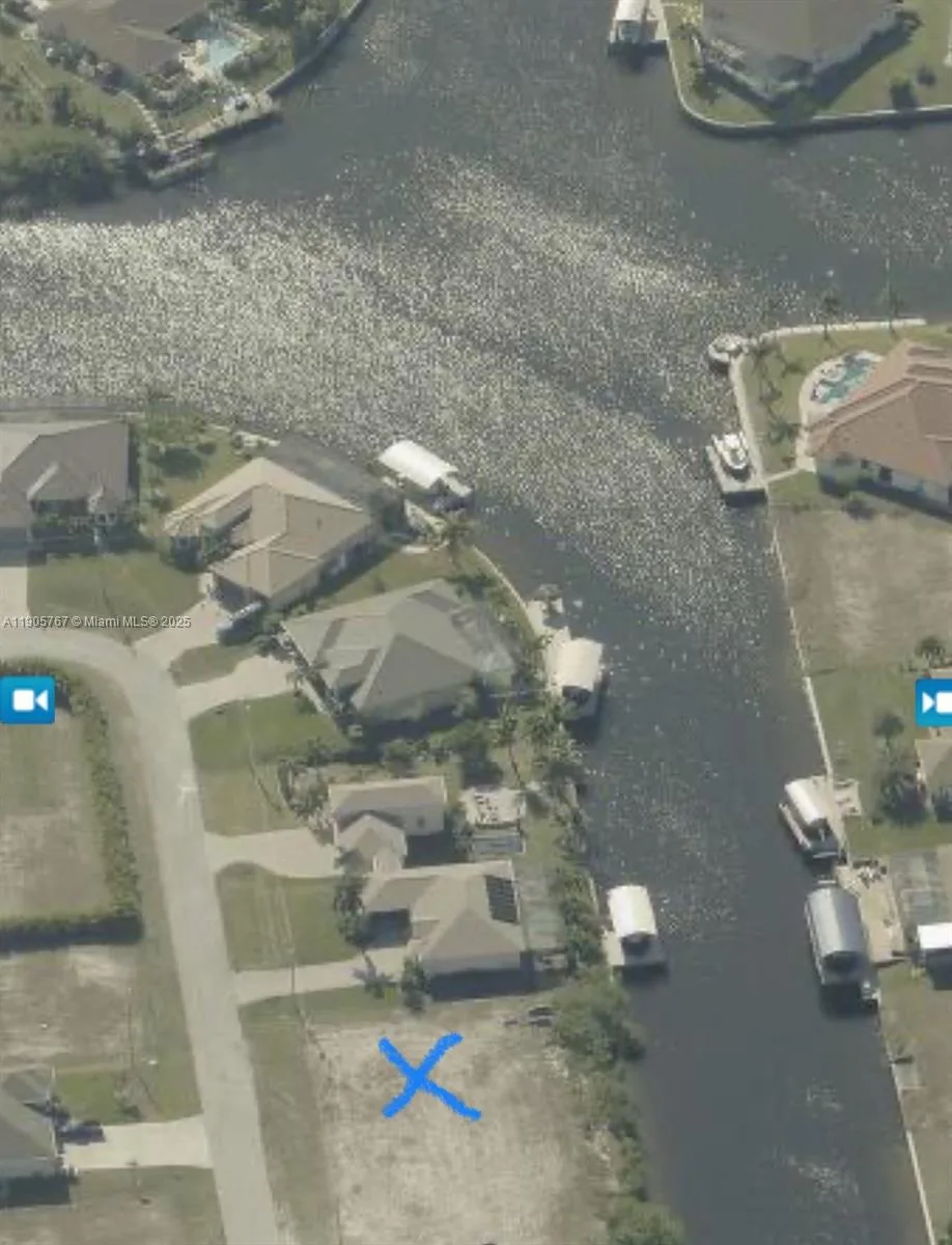 416 NW 38 pl, Cape Coral, FL 33993 photo 2