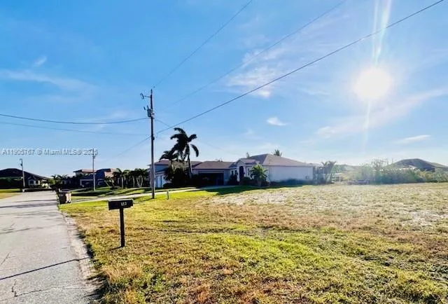 416 NW 38 pl, Cape Coral, FL 33993 photo 3