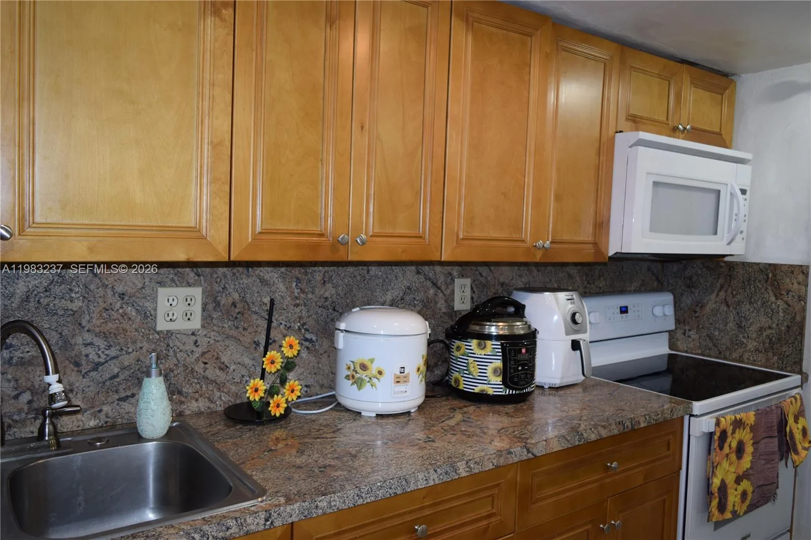 1335 W 68th St # 106, Hialeah, FL 33014 photo 8