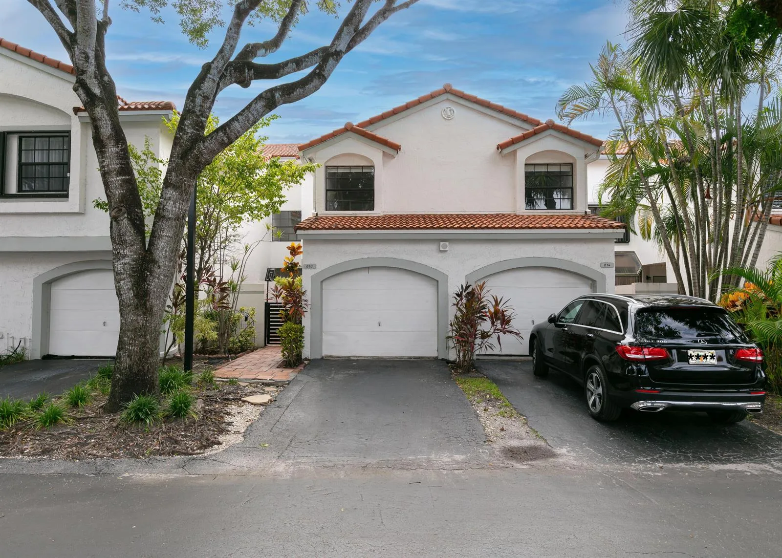 3530 Magellan Circle # 613, Aventura, FL 33180