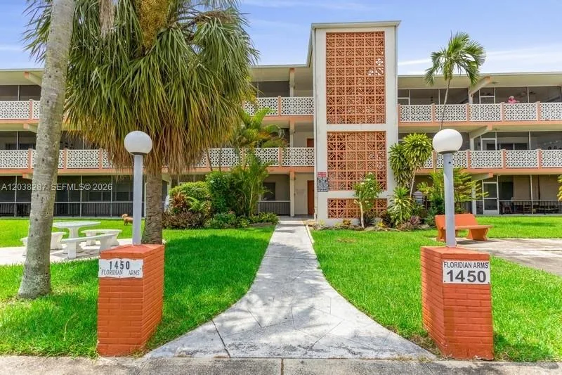 1450 NE 170th St # 305, North Miami Beach, FL 33162