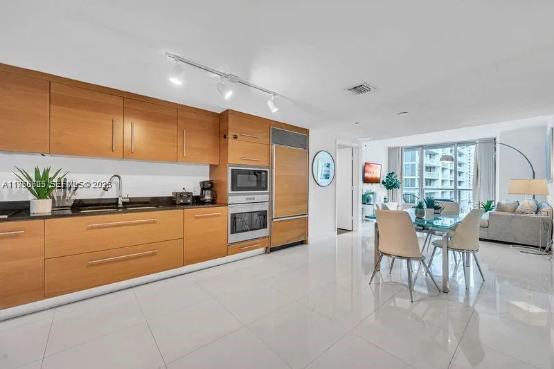485 Brickell Ave # 1711, Miami, FL 33131 photo 10