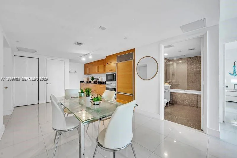 485 Brickell Ave # 1711, Miami, FL 33131 photo 11