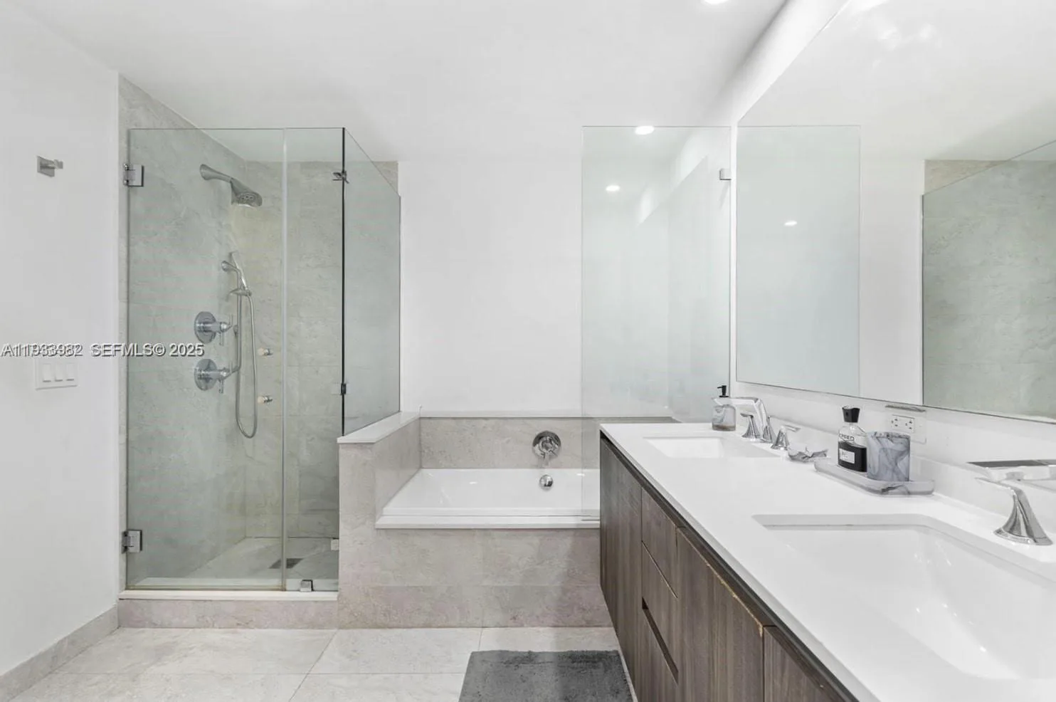 488 NE 18th St # 2800, Miami, FL 33132 photo 13
