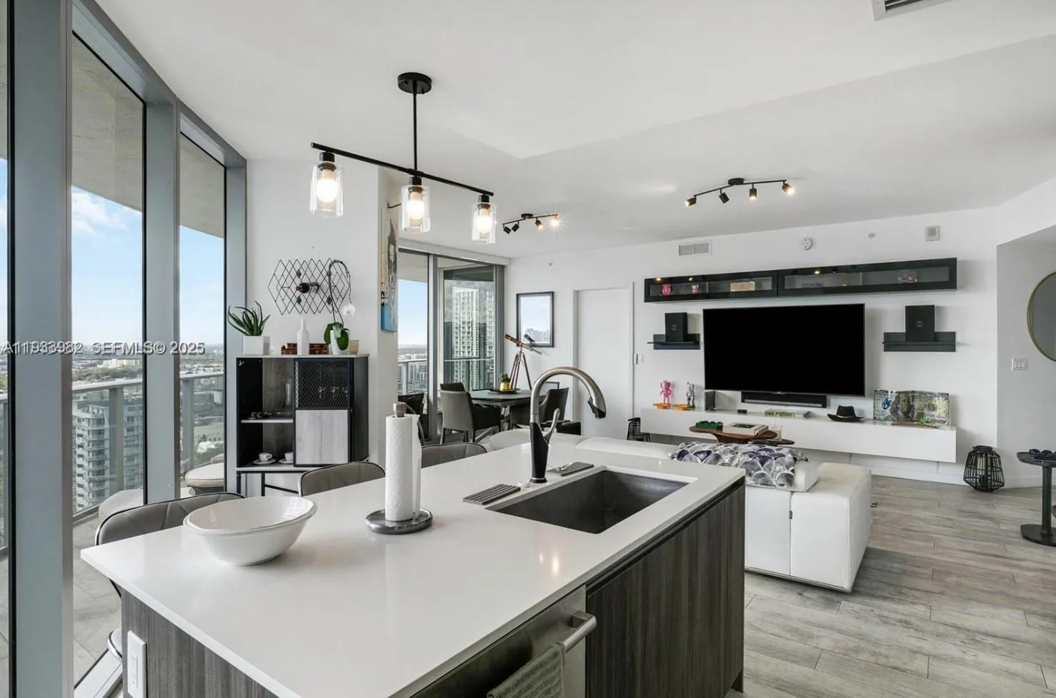 488 NE 18th St # 2800, Miami, FL 33132 photo 8