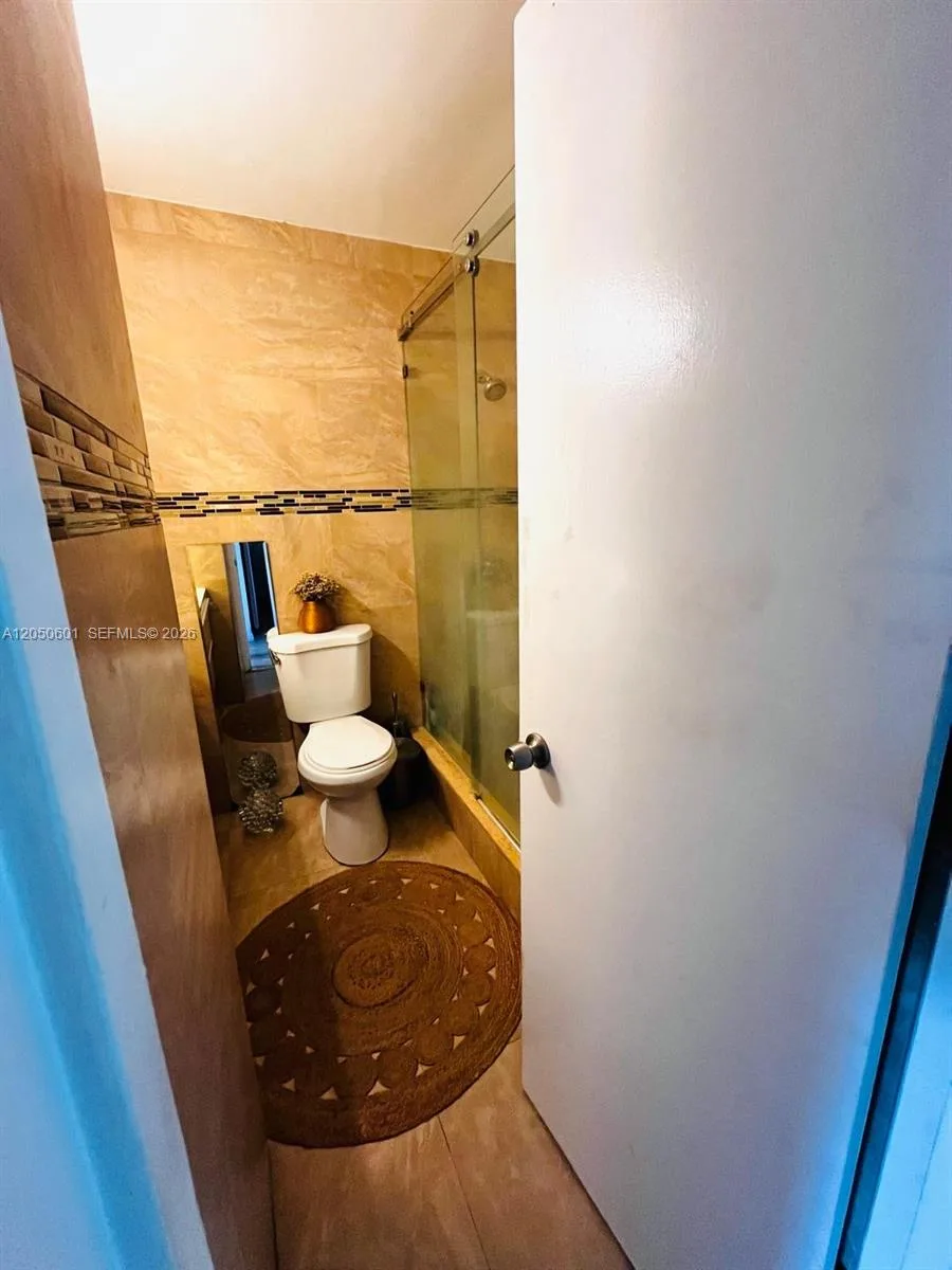 520 NE 38th St # 15, Miami, FL 33137 photo 7