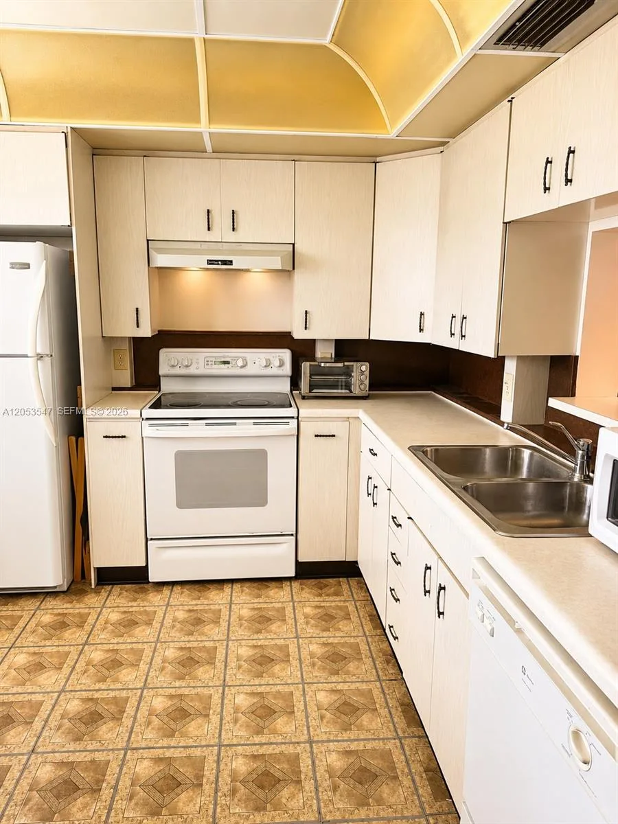 2503 Antigua Ter # K3, Coconut Creek, FL 33066 photo 5