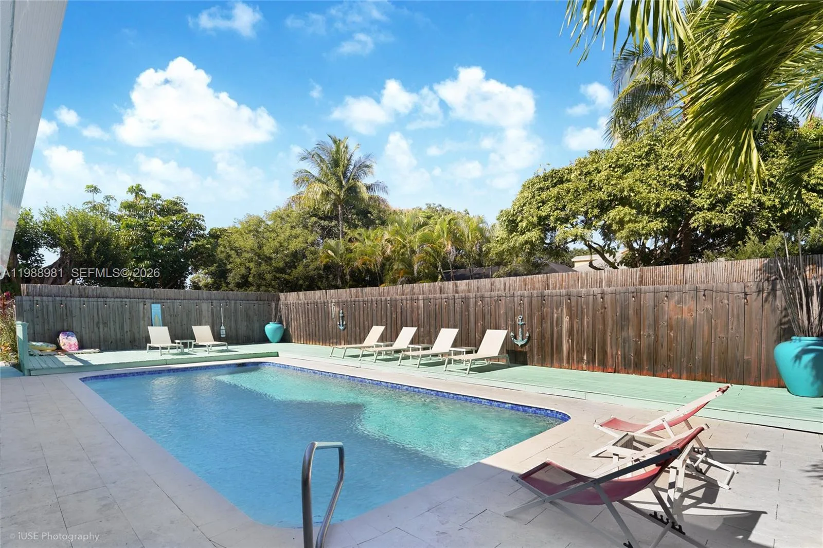 212 SW 1st Ave, Hallandale Beach, FL 33009