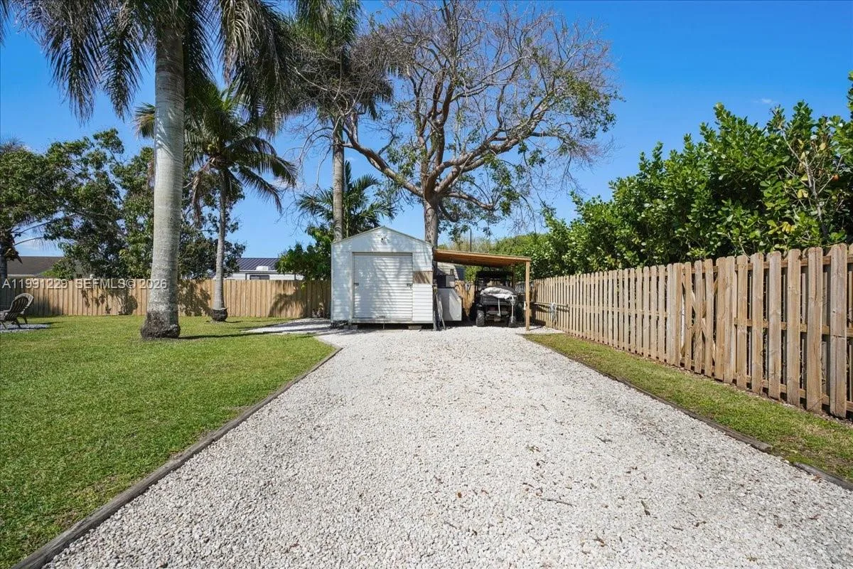 1650 NW 14th Ter, Homestead, FL 33030 photo 2