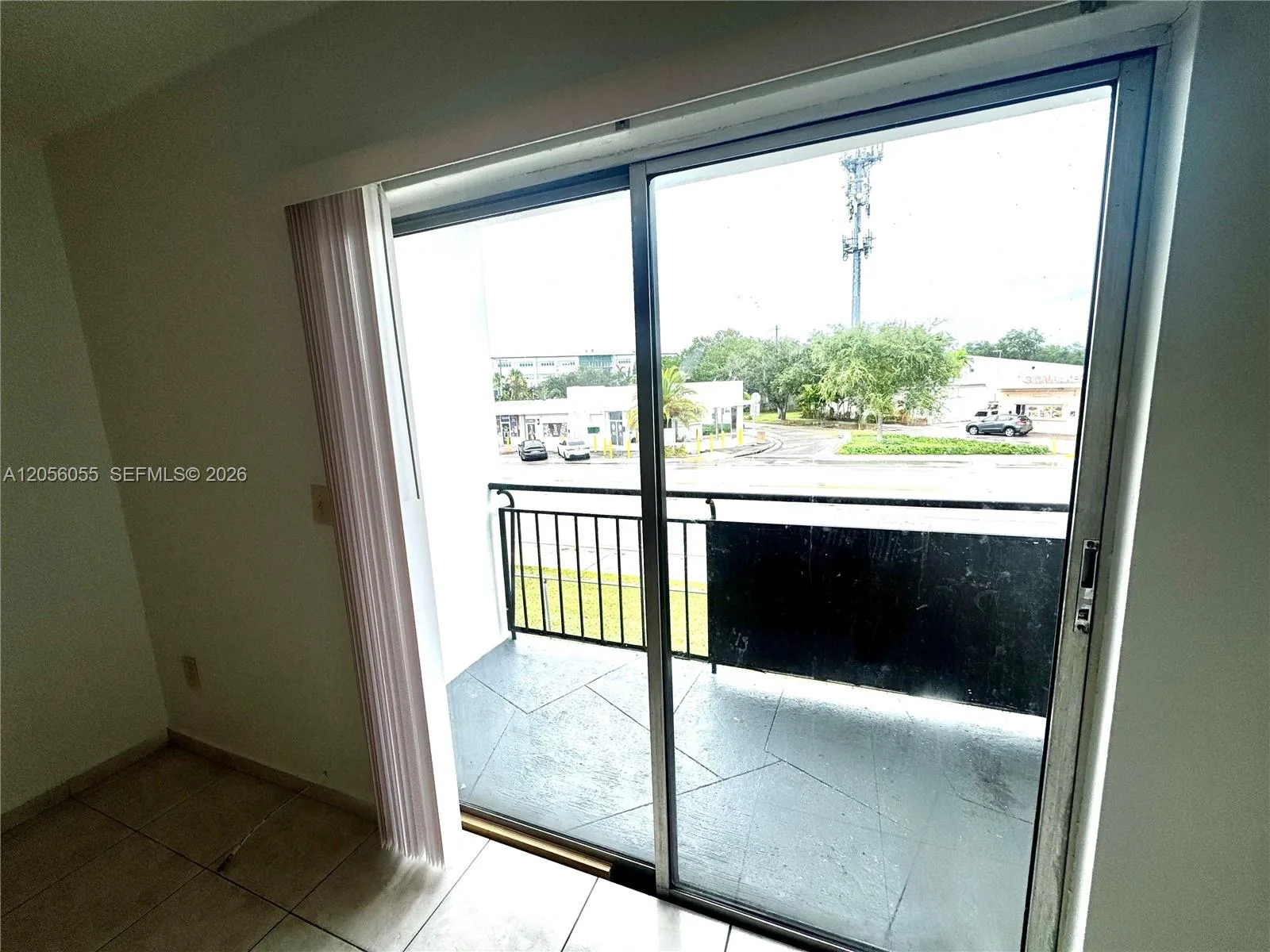 888 NE 132nd St # 207, North Miami, FL 33161 photo 4