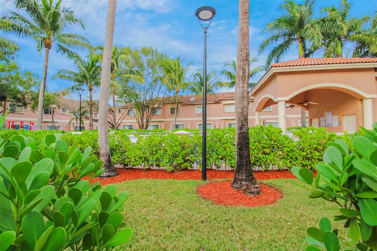 7854 Catalina Cir, Tamarac, FL 33321 photo 13
