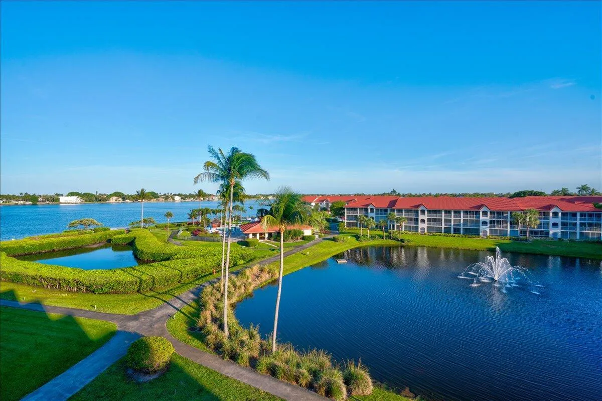 7030 Half Moon Circle # 515, Hypoluxo, FL 33462