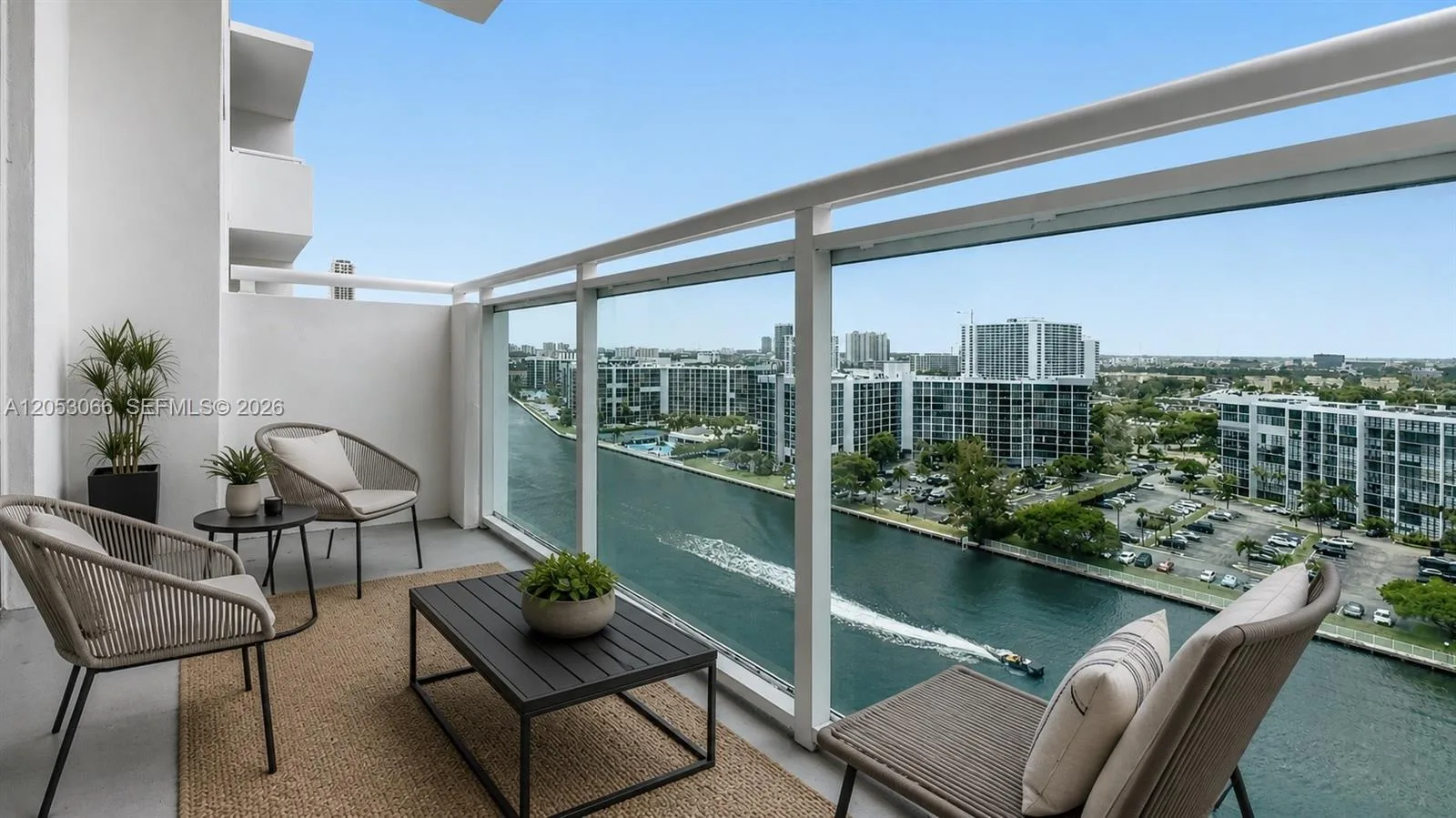 3000 S Ocean Dr # 1516, Hollywood, FL 33019