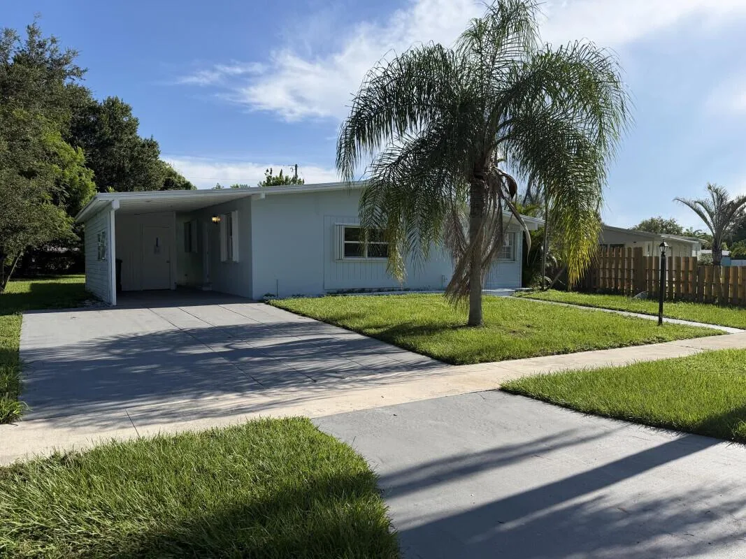 111 SE Castana Court, Port St. Lucie, FL 34983