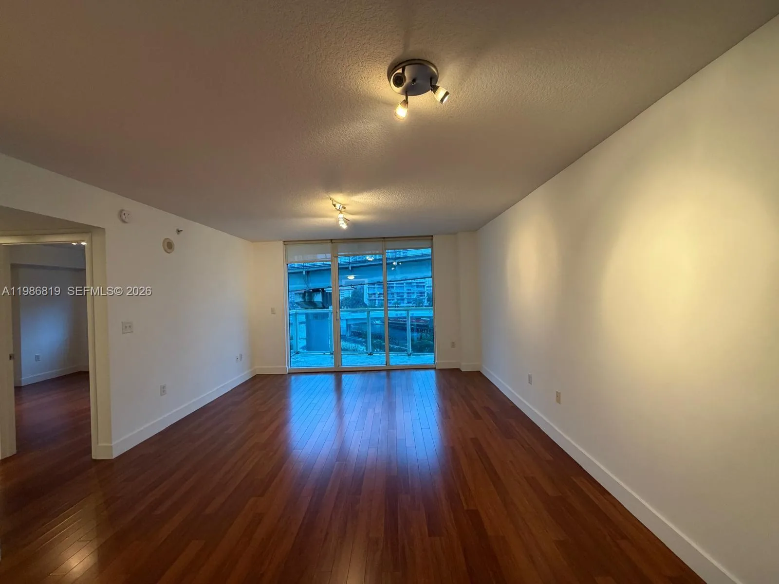 31 SE 5th St # 605, Miami, FL 33131 photo 4