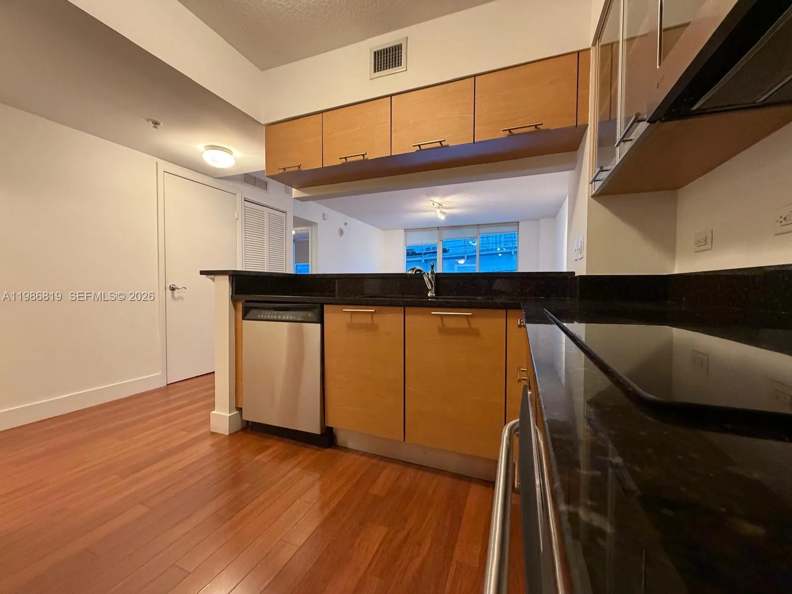 31 SE 5th St # 605, Miami, FL 33131 photo 5