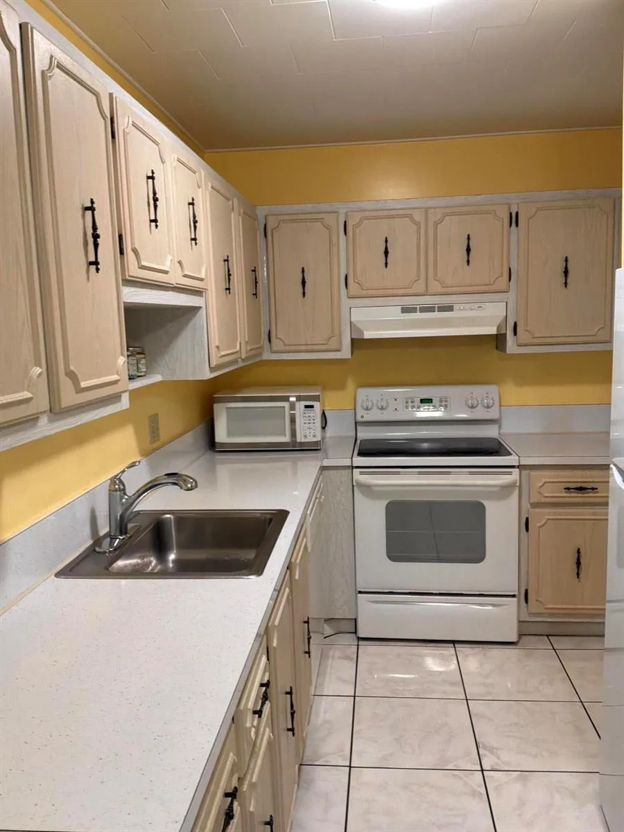 1121 Cactus Terrace # 202, Delray Beach, FL 33445 photo 11
