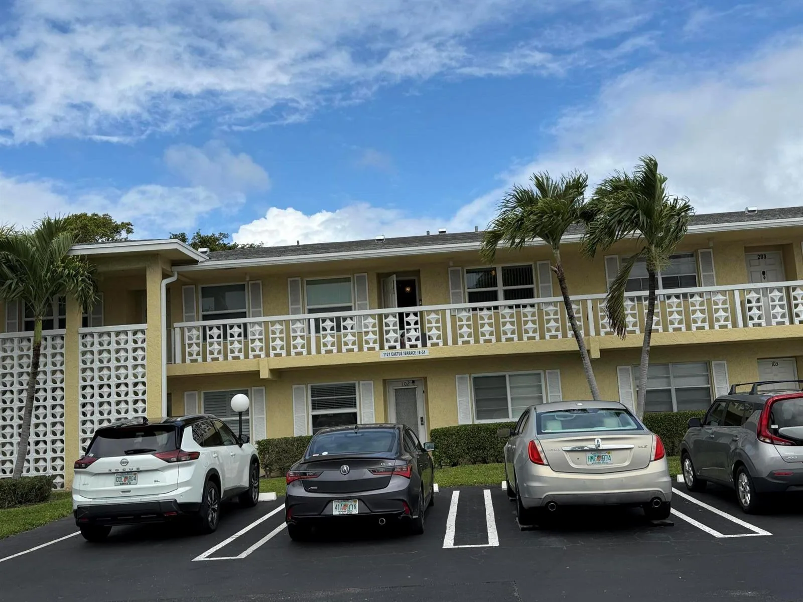 1121 Cactus Terrace # 202, Delray Beach, FL 33445 photo 2