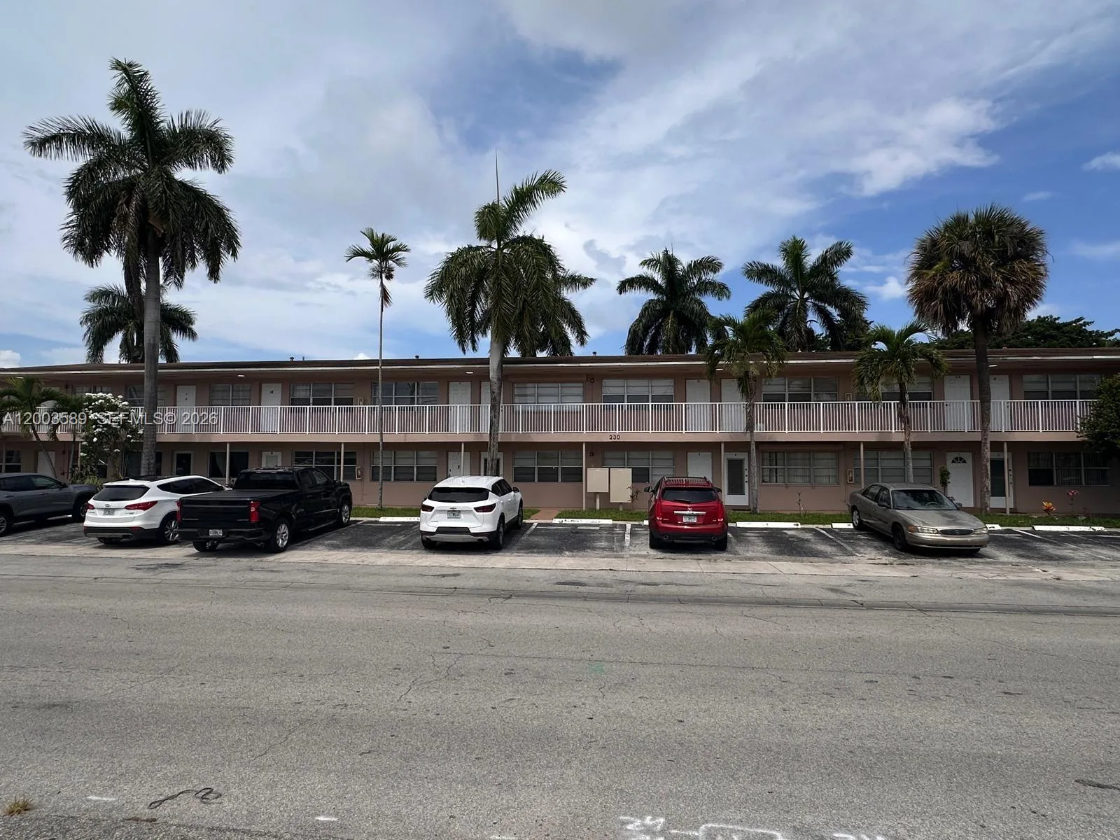 230 SW 11th Ave # 14, Hallandale Beach, FL 33009