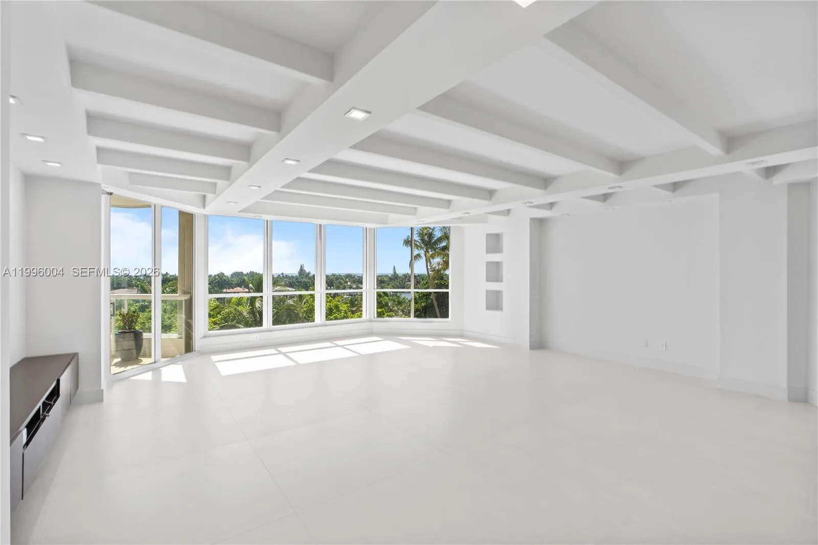 21150 Point Pl # 701, Aventura, FL 33180 photo 2