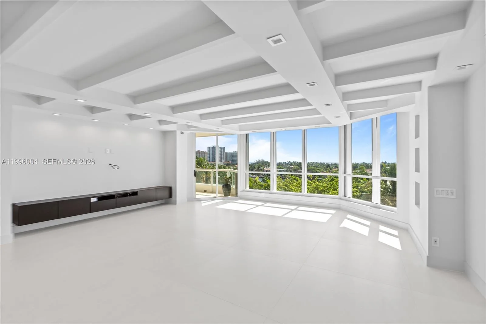21150 Point Pl # 701, Aventura, FL 33180 photo 3