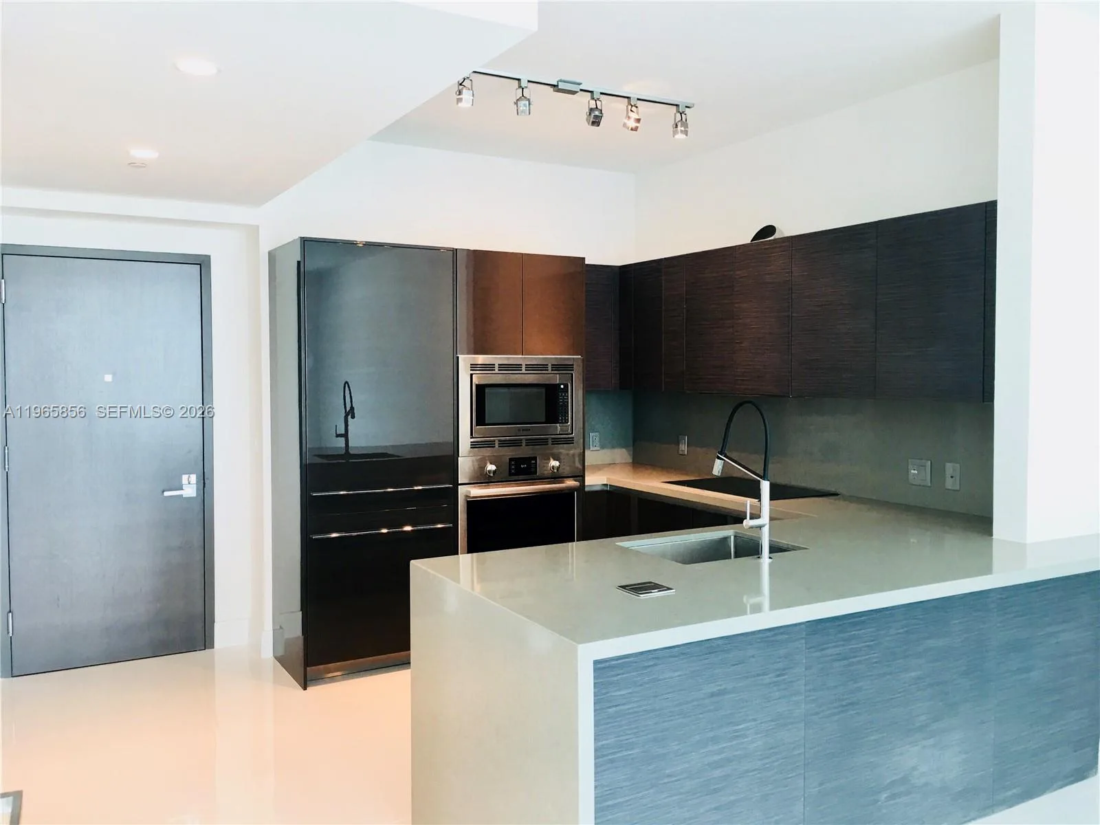 1080 Brickell Ave # 2607, Miami, FL 33131 photo 3