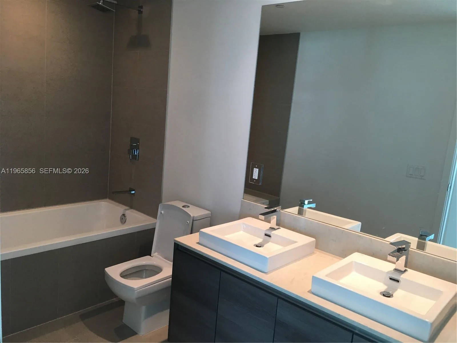 1080 Brickell Ave # 2607, Miami, FL 33131 photo 9