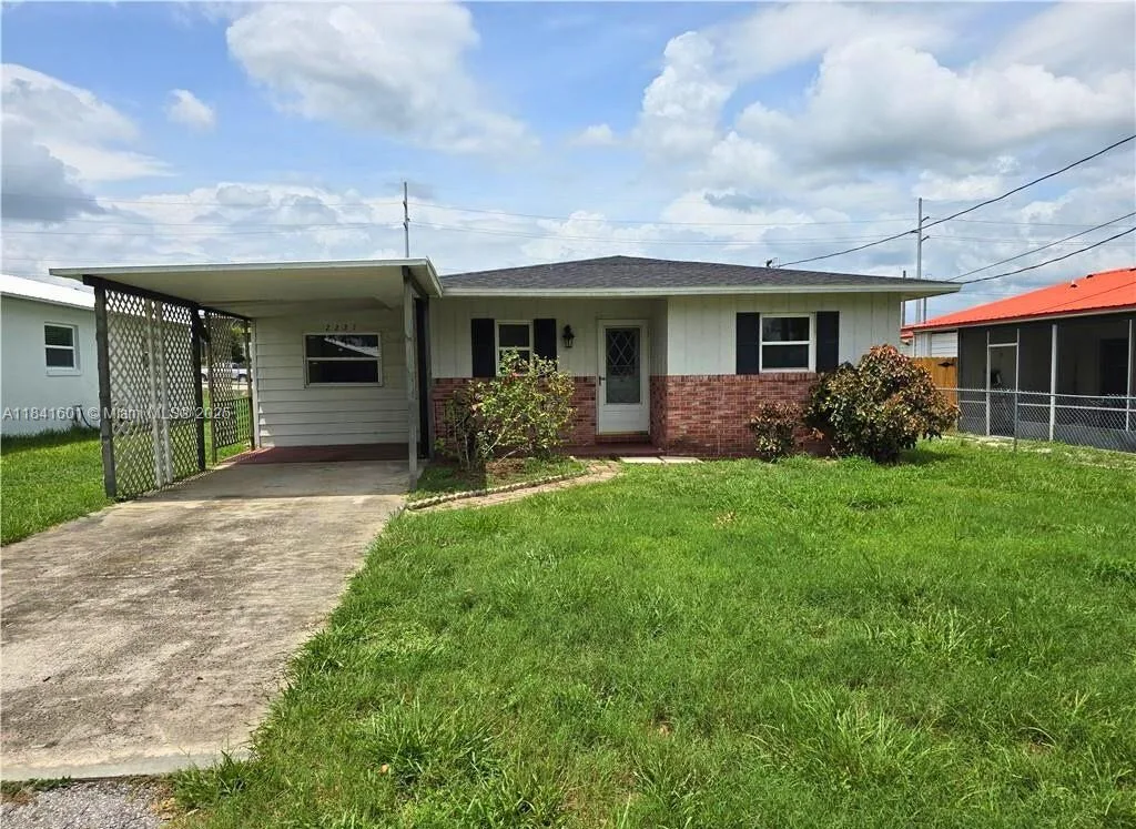 2221 Sage Crest Drive, Sebring, FL 33870