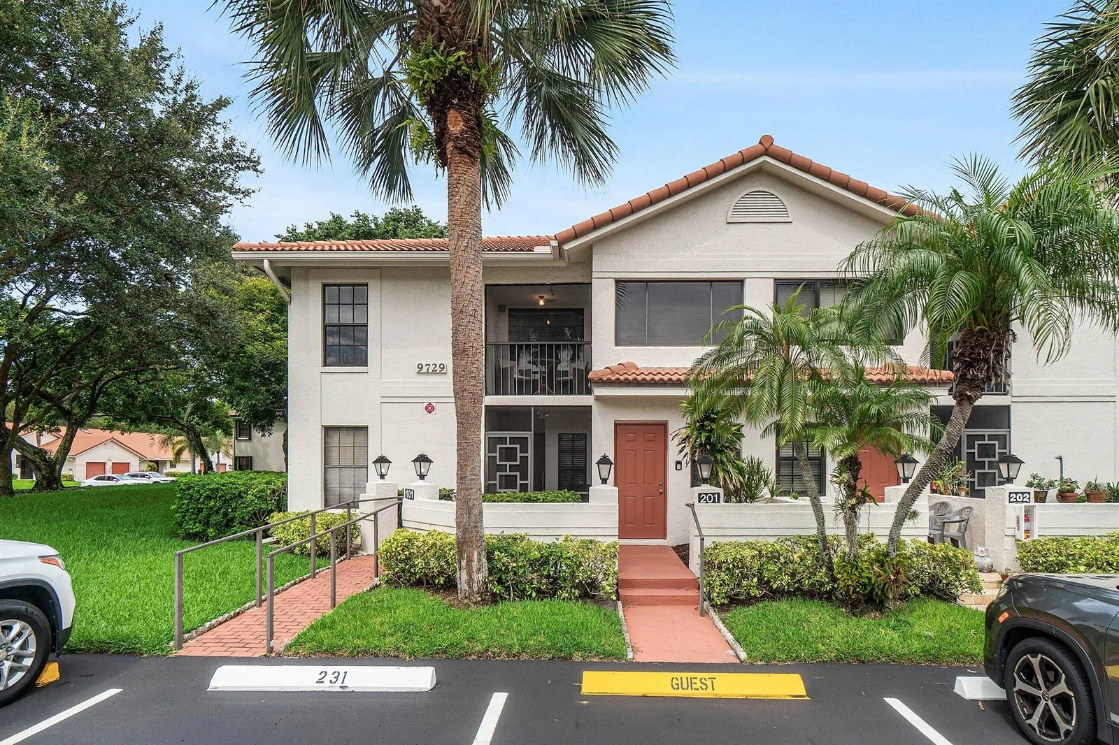 9729 SILLS Drive E # 201, Boynton Beach, FL 33437