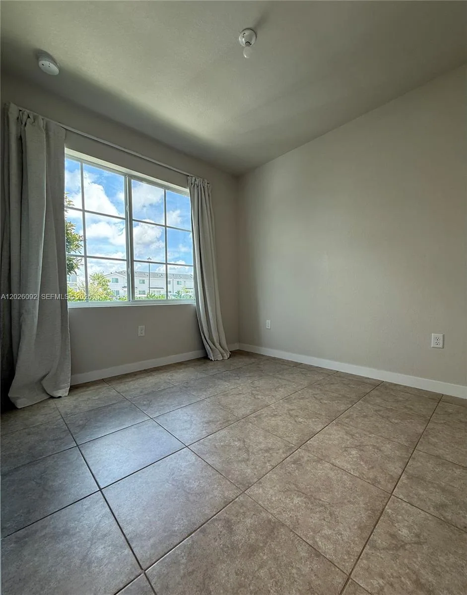 1073 NW 5th St # 1073, Florida City, FL 33034 photo 4