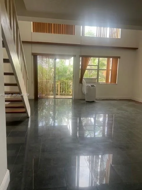 17911 NW 68th Ave # P208, Hialeah, FL 33015