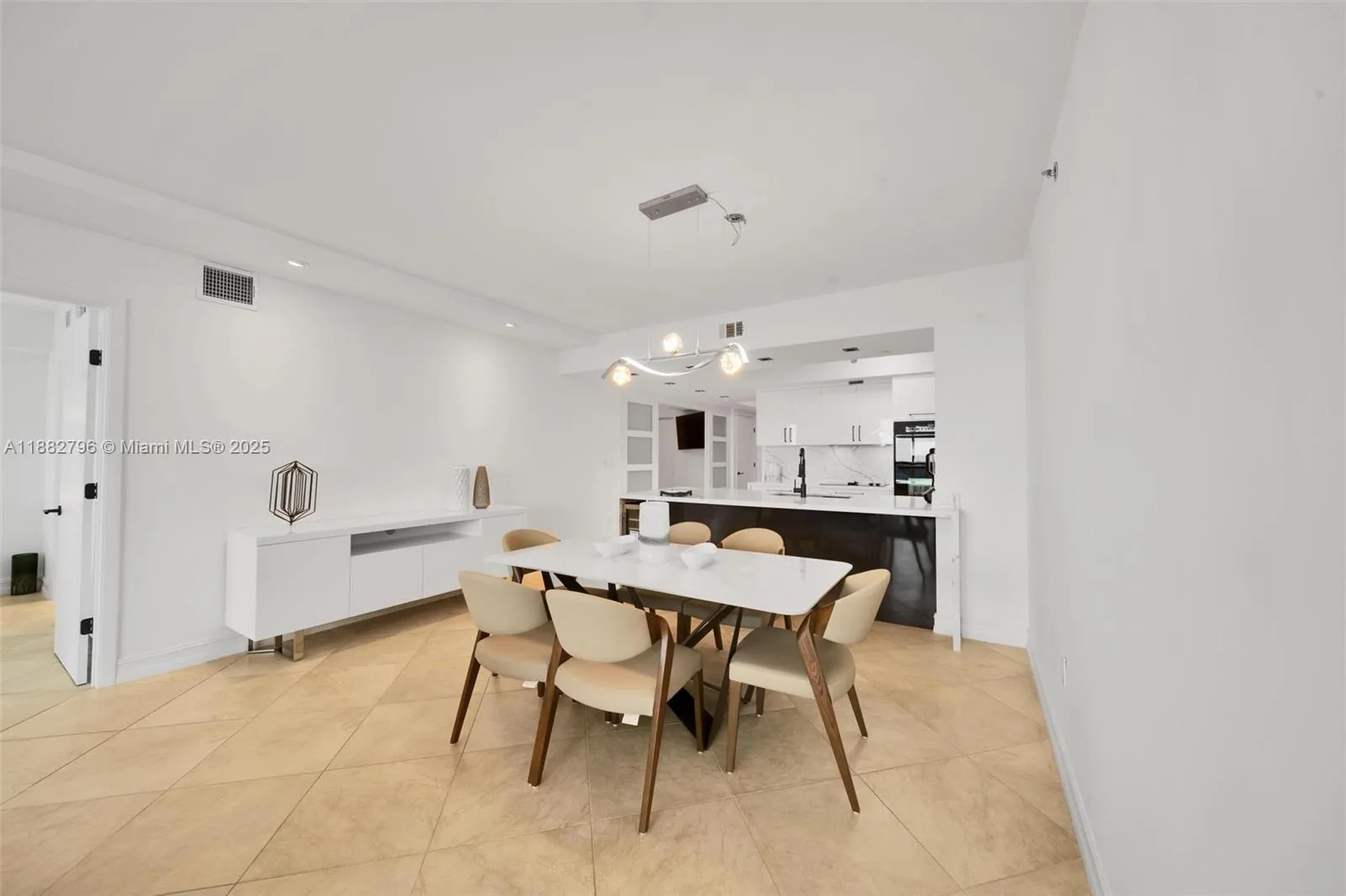 1830 S OCEAN DR # 4704, Hallandale Beach, FL 33009 photo 13