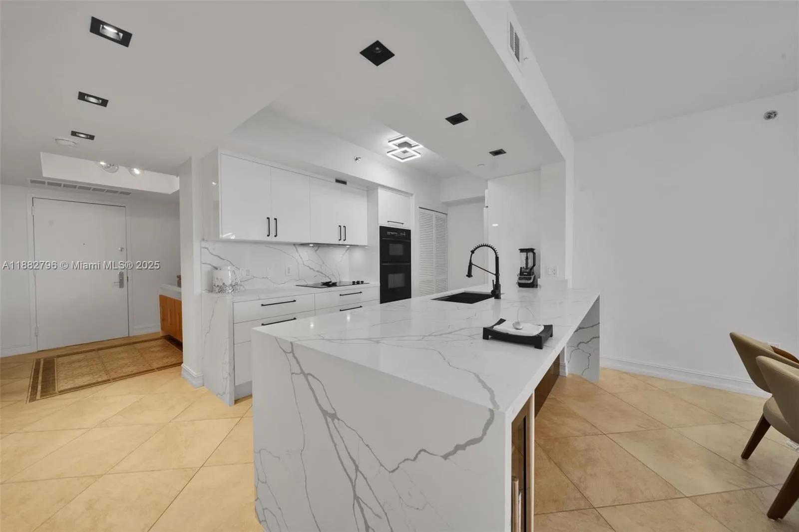 1830 S OCEAN DR # 4704, Hallandale Beach, FL 33009 photo 3