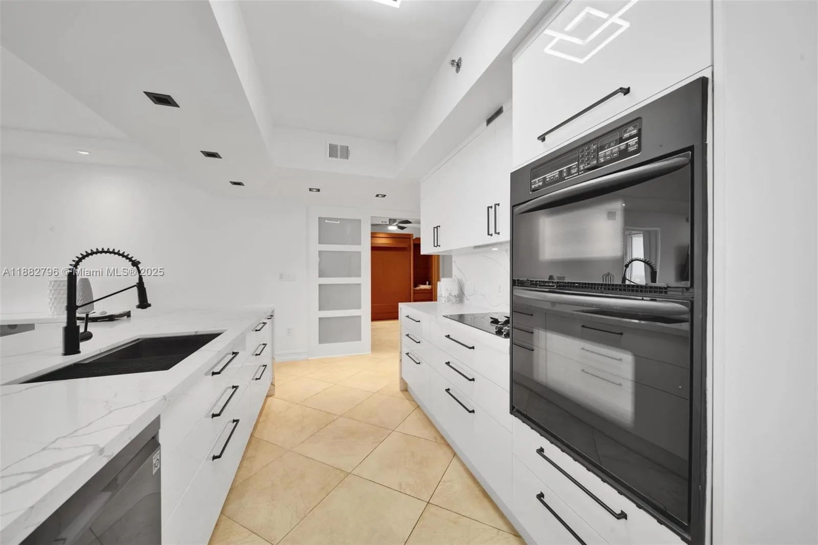1830 S OCEAN DR # 4704, Hallandale Beach, FL 33009 photo 6