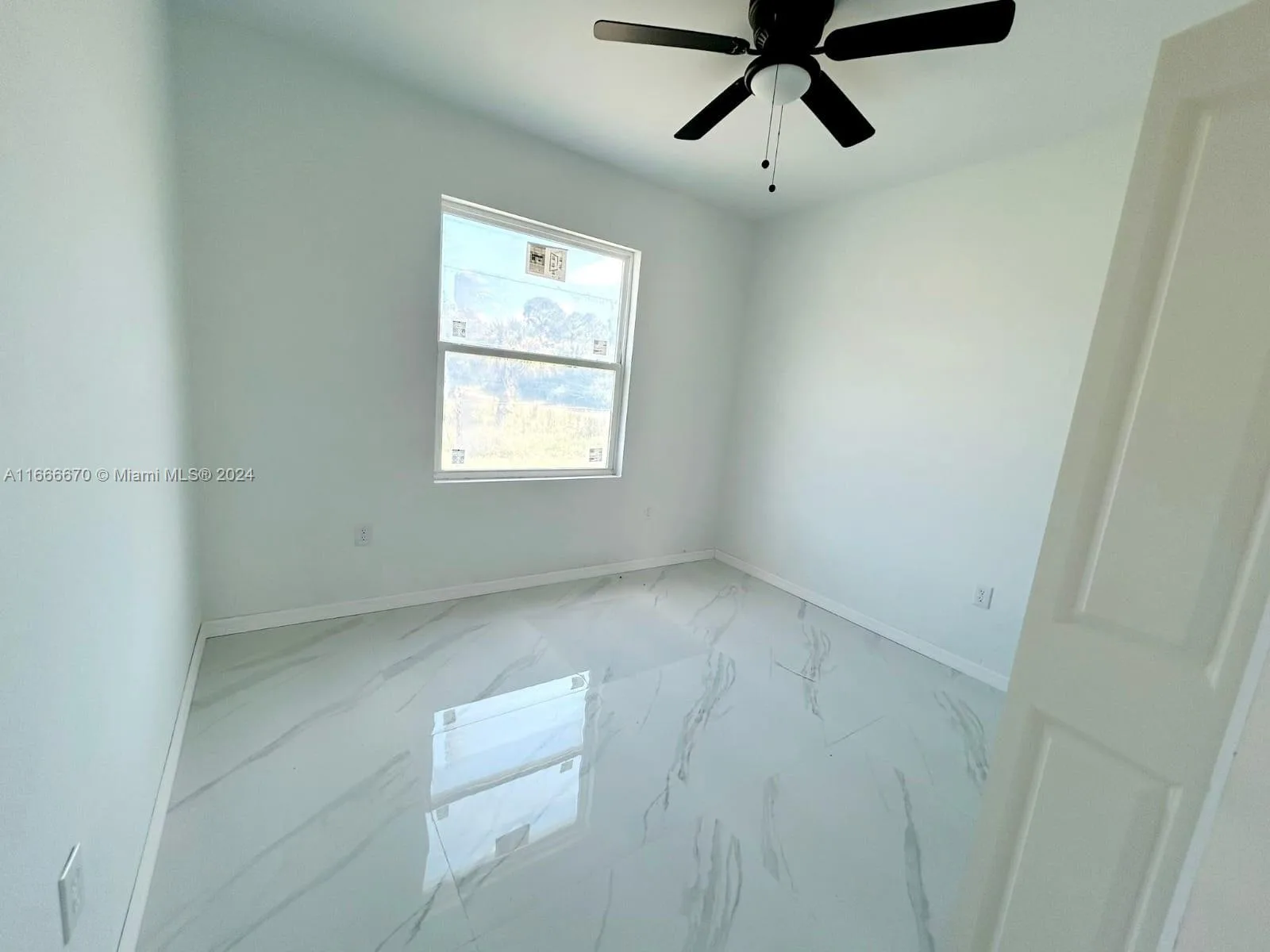 523 REDWOOD AVE S, Lehigh Acres, FL 33974 photo 5