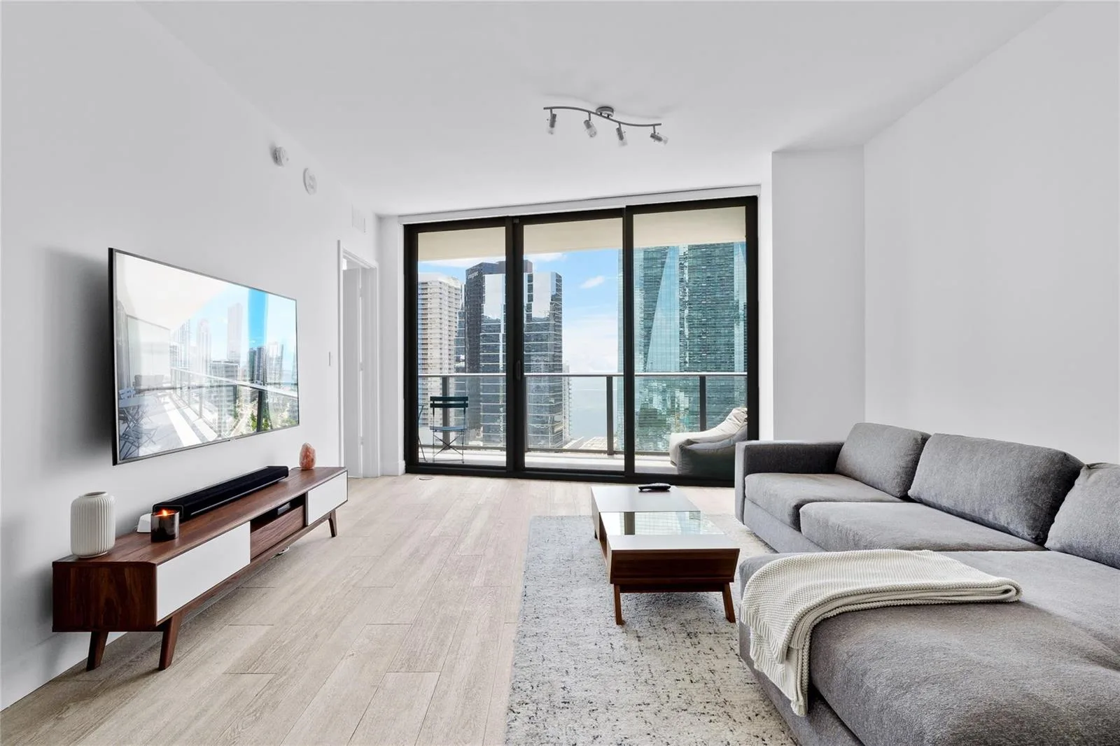 1300 S MIAMI Avenue # 2003, Miami, FL 33130