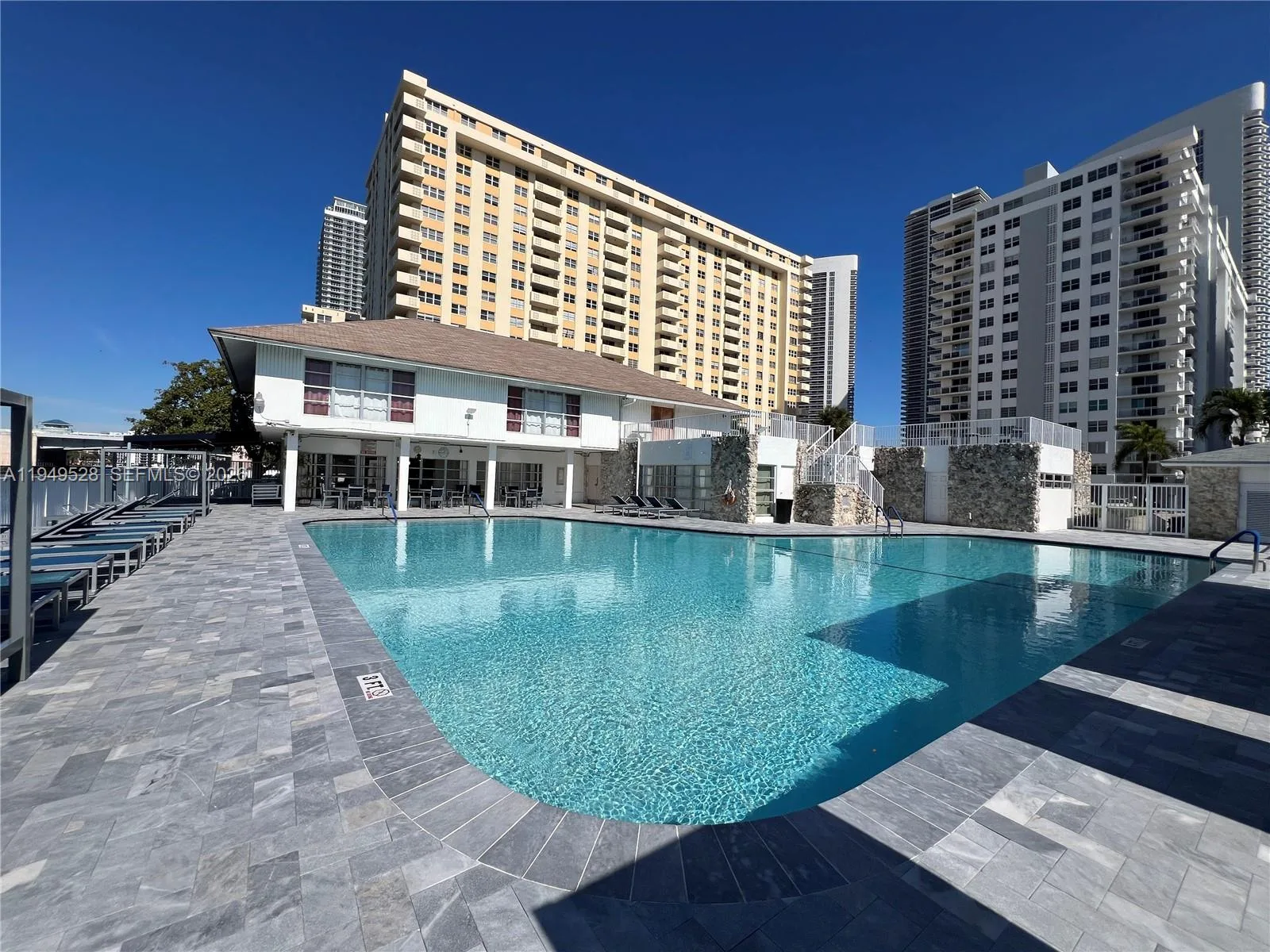 1833 S Ocean Dr # 1109, Hallandale Beach, FL 33009 photo 2